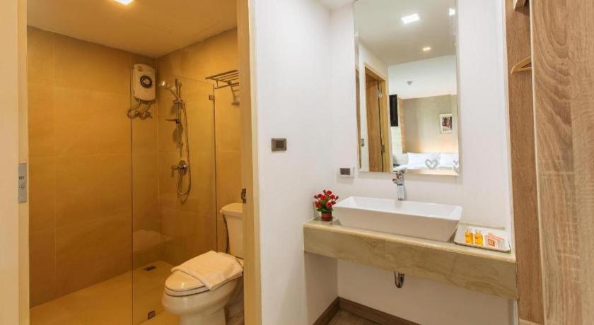 B2 Ubon Premier Hotel Убонратчатхани Экстерьер фото