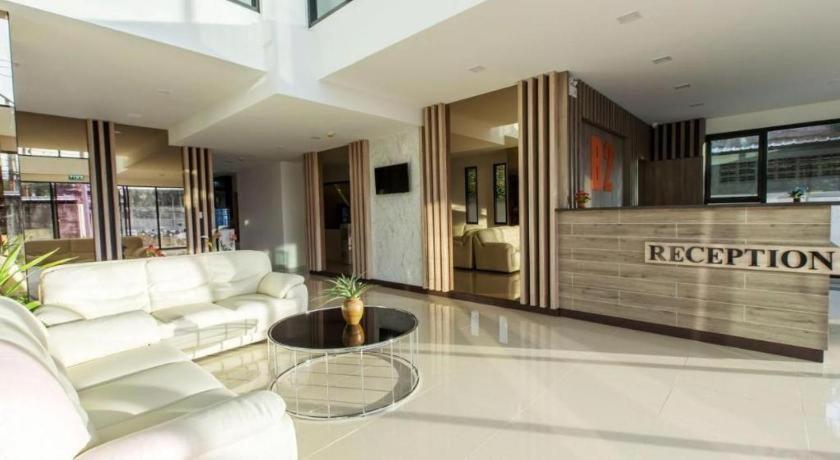 B2 Ubon Premier Hotel Убонратчатхани Экстерьер фото